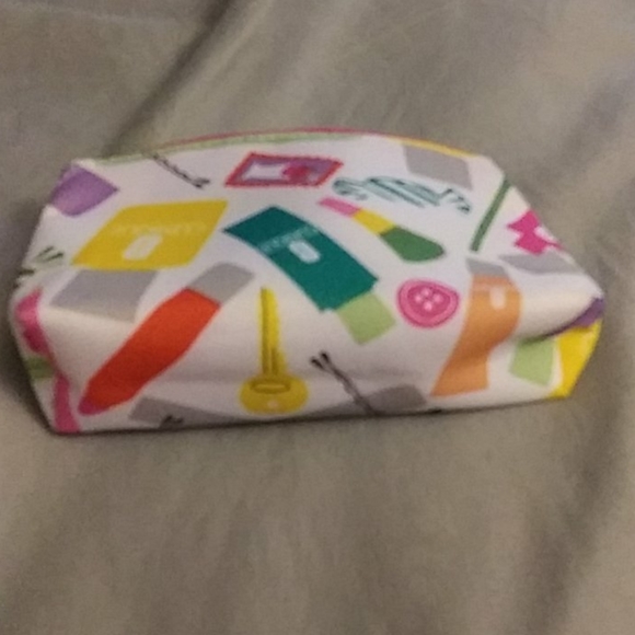 Clinique small cosmetic bag - Picture 4 of 4